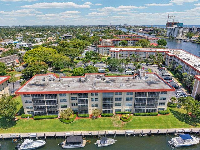 3050 NE 48th Court 305, Lighthouse Point, FL 33064
