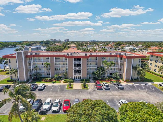 3050 NE 48th Court 305, Lighthouse Point, FL 33064