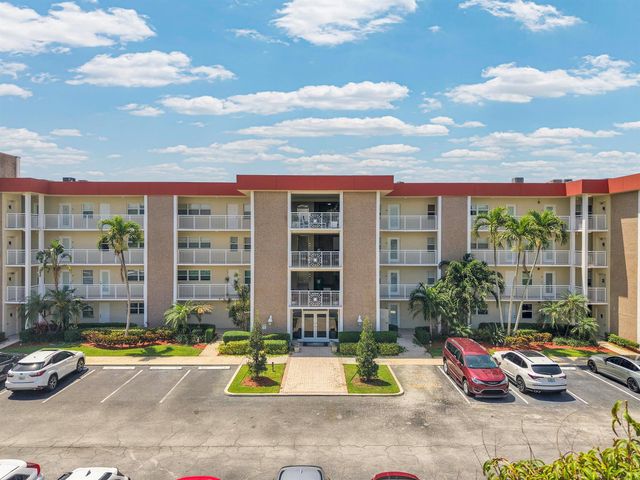 3050 NE 48th Court 305, Lighthouse Point, FL 33064