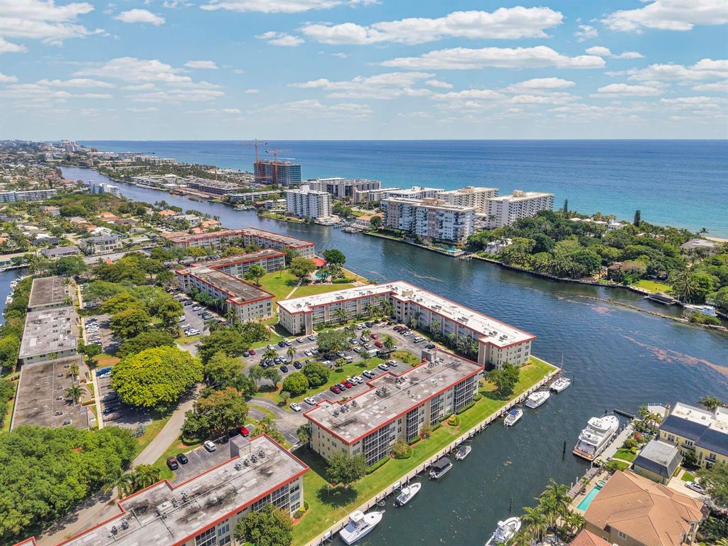 3050 NE 48th Court 305, Lighthouse Point, FL 33064
