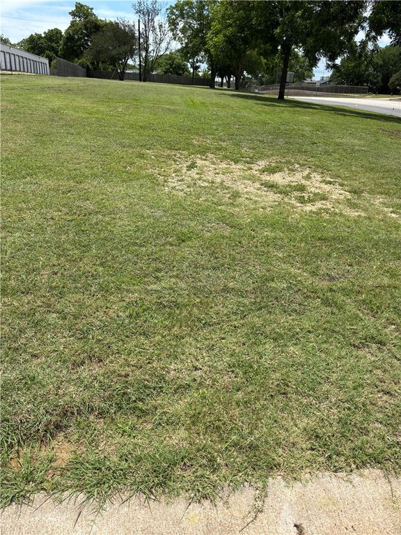 901, 905, 411 W ST HWY 21 Highway, Caldwell, TX 77836 — photo 3