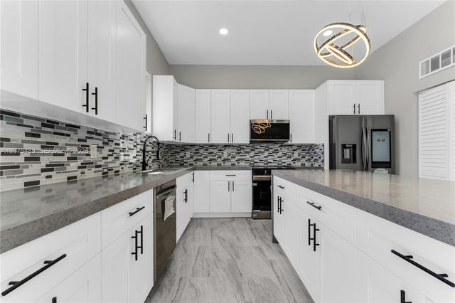 512 NW 23rd Avenue, Fort Lauderdale, FL 33311