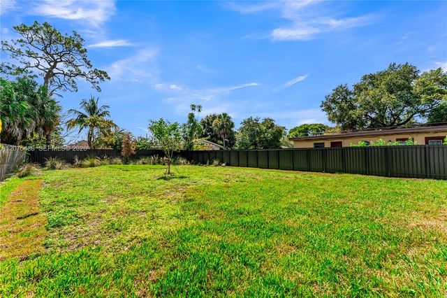 512 NW 23rd Avenue, Fort Lauderdale, FL 33311