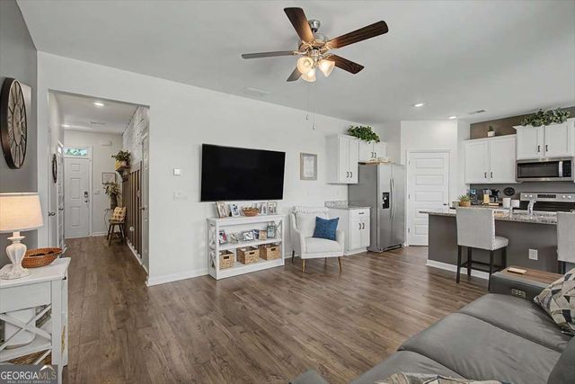 118 Gaston Court, Hoschton, GA 30548