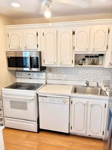 608 SW Natura Boulevard Apt 202, Deerfield Beach, FL 33441