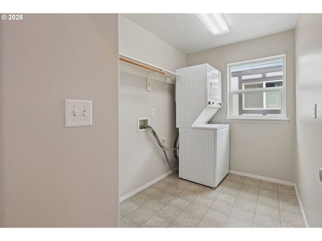 1164 Se TAMANGO St, Hillsboro, OR 97123