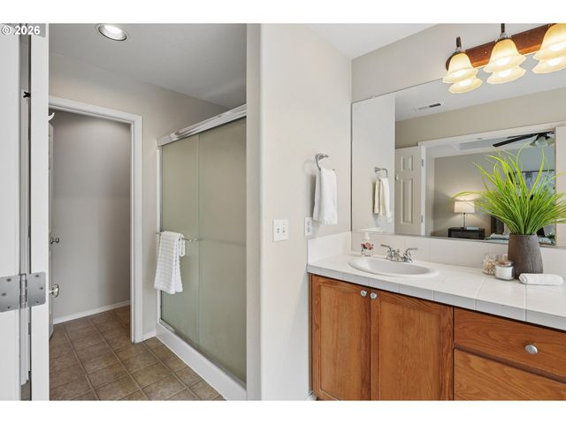 1164 Se TAMANGO St, Hillsboro, OR 97123