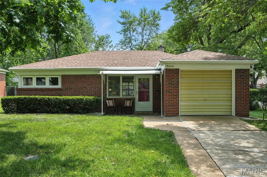 9040 Guthrie Avenue, St Louis, MO 63134