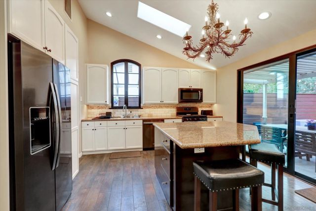 2002 Mendocino Blvd, San Diego, CA 92107