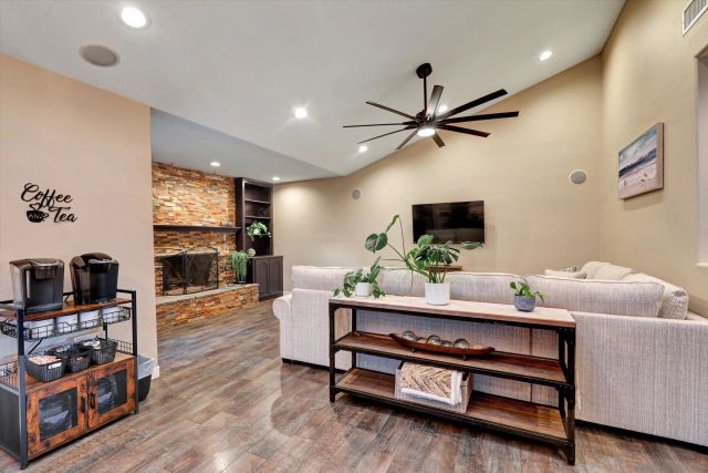 2002 Mendocino Blvd, San Diego, CA 92107