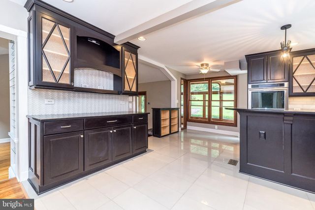 80 MENDENHALL DR, Glen Mills, PA 19342