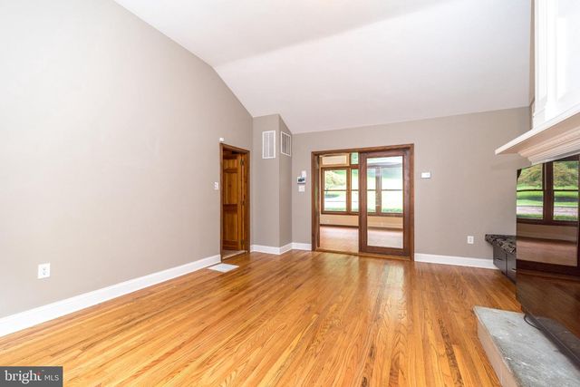80 MENDENHALL DR, Glen Mills, PA 19342