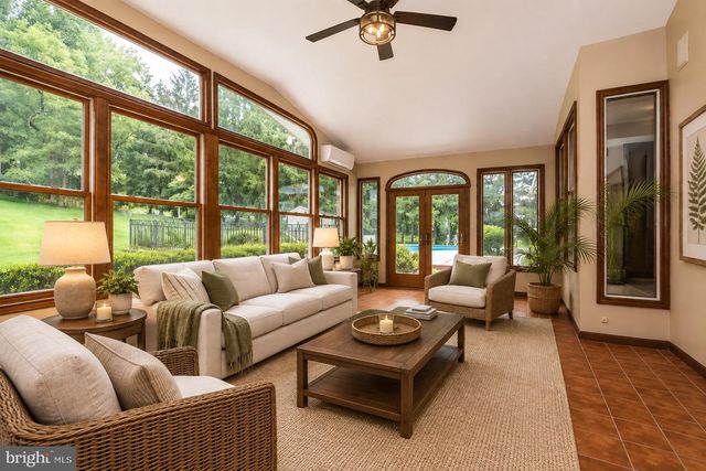 80 MENDENHALL DR, Glen Mills, PA 19342
