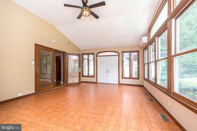 80 MENDENHALL DR, Glen Mills, PA 19342