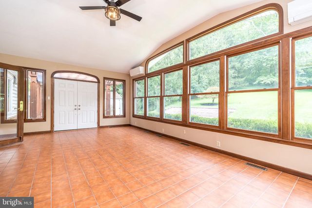 80 MENDENHALL DR, Glen Mills, PA 19342
