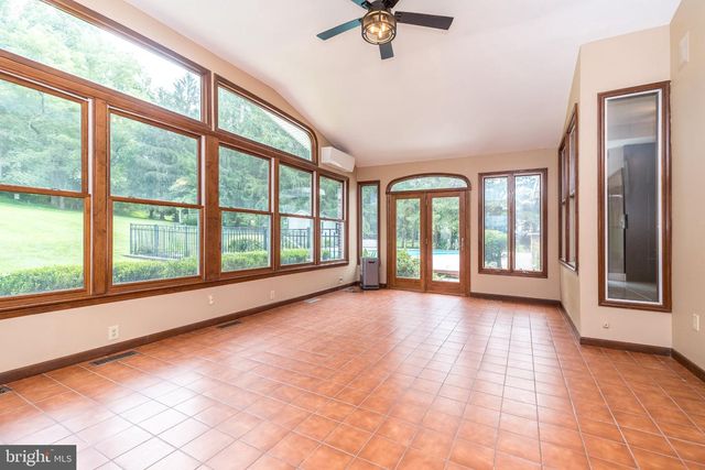 80 MENDENHALL DR, Glen Mills, PA 19342