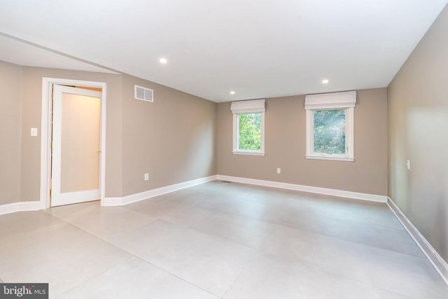 80 MENDENHALL DR, Glen Mills, PA 19342