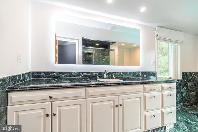 80 MENDENHALL DR, Glen Mills, PA 19342