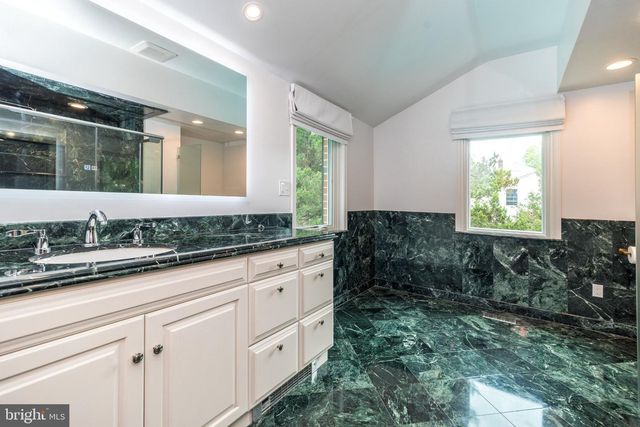 80 MENDENHALL DR, Glen Mills, PA 19342