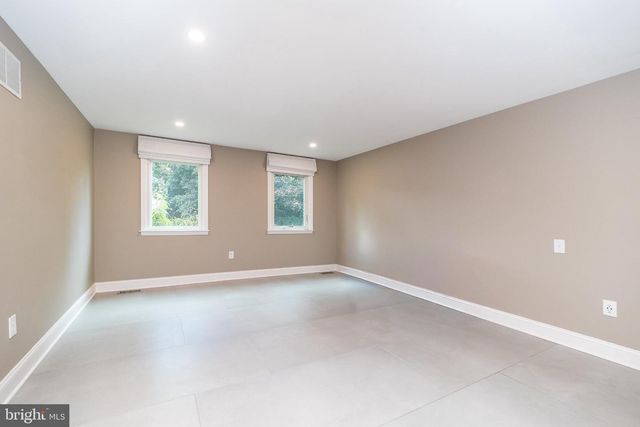 80 MENDENHALL DR, Glen Mills, PA 19342