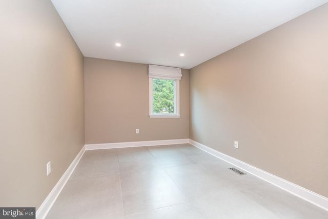 80 MENDENHALL DR, Glen Mills, PA 19342