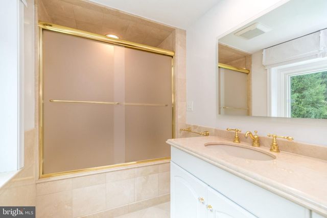 80 MENDENHALL DR, Glen Mills, PA 19342