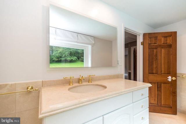 80 MENDENHALL DR, Glen Mills, PA 19342