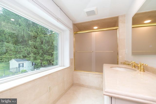 80 MENDENHALL DR, Glen Mills, PA 19342