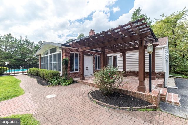 80 MENDENHALL DR, Glen Mills, PA 19342