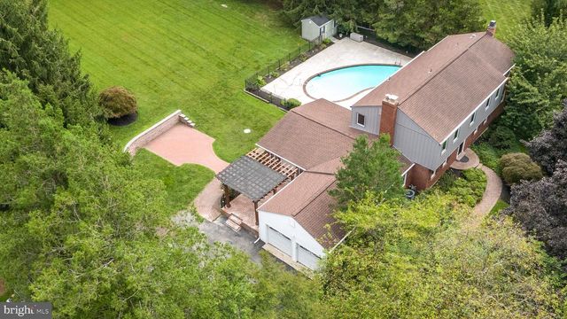 80 MENDENHALL DR, Glen Mills, PA 19342