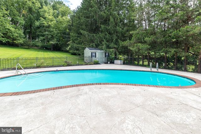 80 MENDENHALL DR, Glen Mills, PA 19342