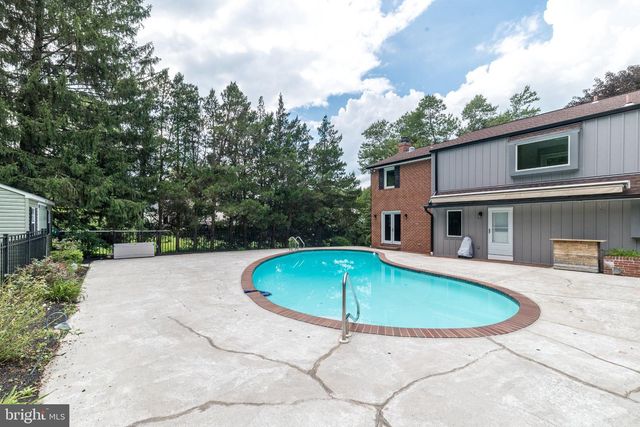 80 MENDENHALL DR, Glen Mills, PA 19342