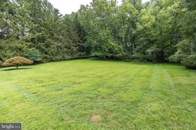 80 MENDENHALL DR, Glen Mills, PA 19342