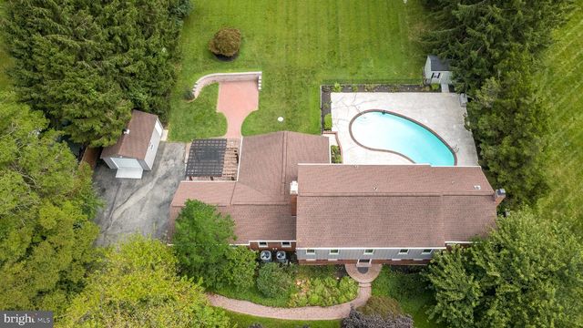 80 MENDENHALL DR, Glen Mills, PA 19342