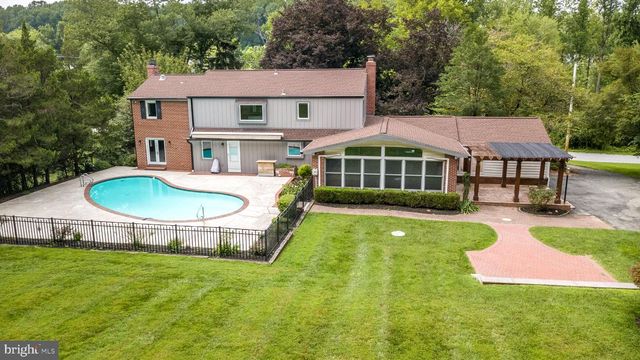 80 MENDENHALL DR, Glen Mills, PA 19342