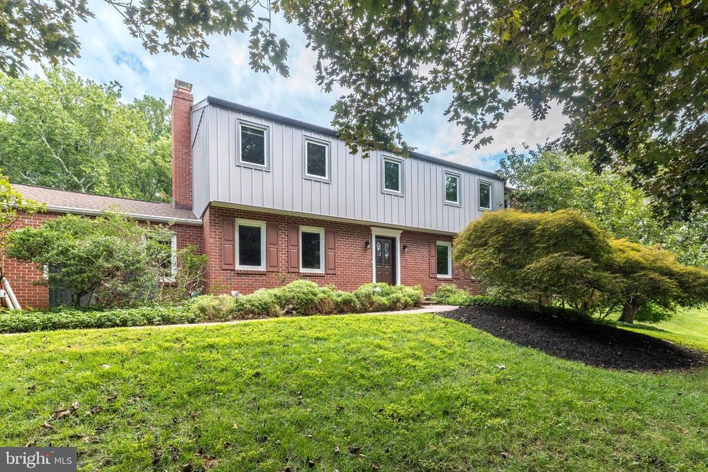 80 MENDENHALL DR, Glen Mills, PA 19342