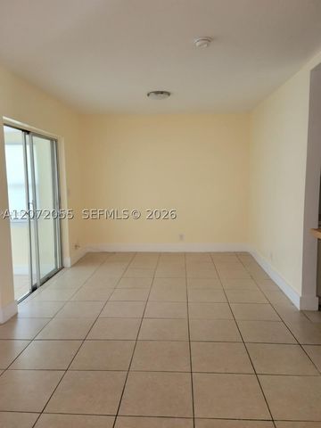 4730 NW 10th Ct 302, Plantation, FL 33313