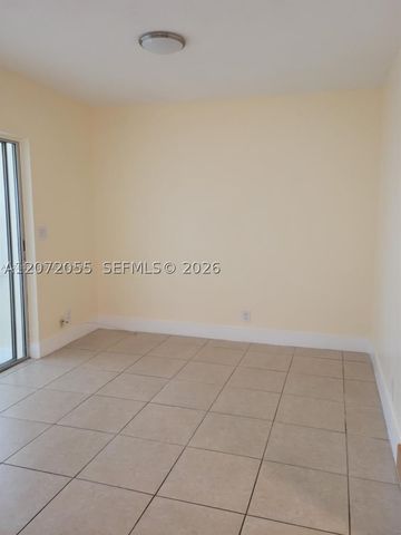 4730 NW 10th Ct 302, Plantation, FL 33313