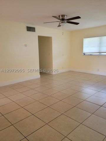 4730 NW 10th Ct 302, Plantation, FL 33313