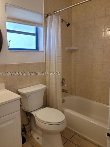 4730 NW 10th Ct 302, Plantation, FL 33313
