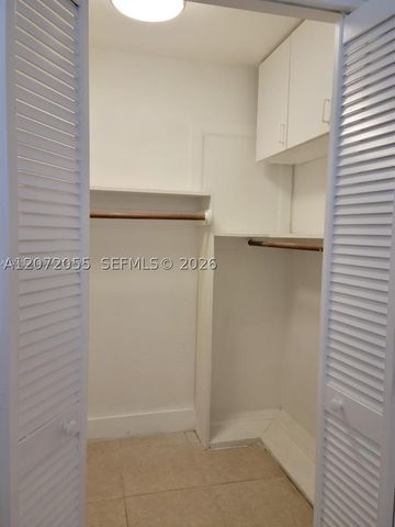 4730 NW 10th Ct 302, Plantation, FL 33313