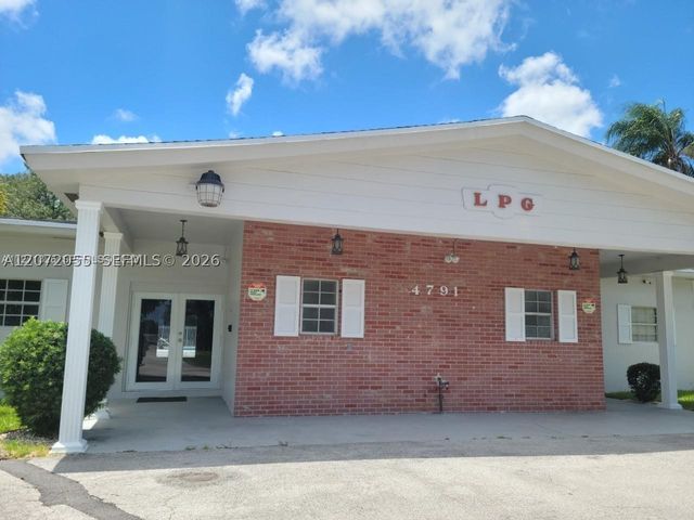 4730 NW 10th Ct 302, Plantation, FL 33313