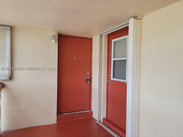 4730 NW 10th Ct 302, Plantation, FL 33313