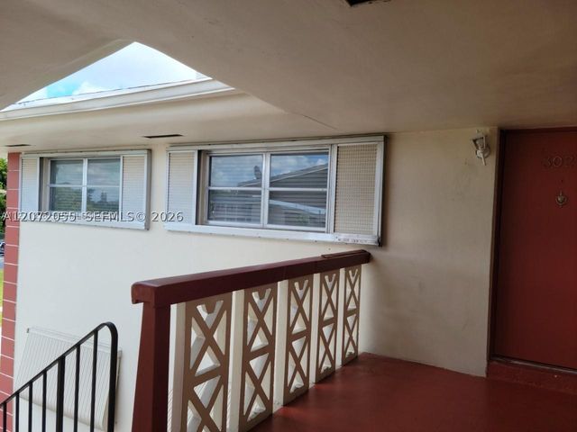 4730 NW 10th Ct 302, Plantation, FL 33313