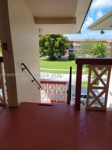 4730 NW 10th Ct 302, Plantation, FL 33313