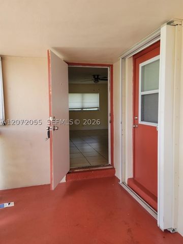 4730 NW 10th Ct 302, Plantation, FL 33313