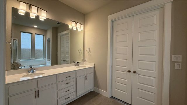 912 Fallbrook Avenue, Denton, TX 76210