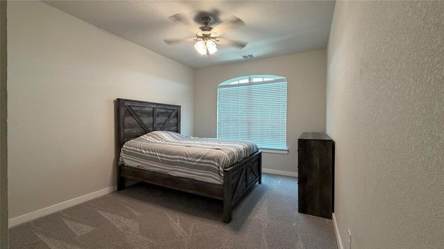 912 Fallbrook Avenue, Denton, TX 76210