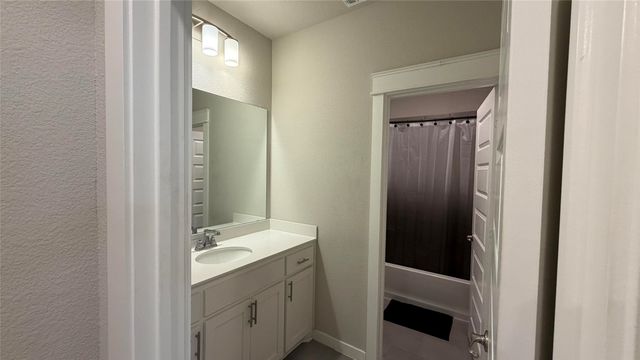 912 Fallbrook Avenue, Denton, TX 76210