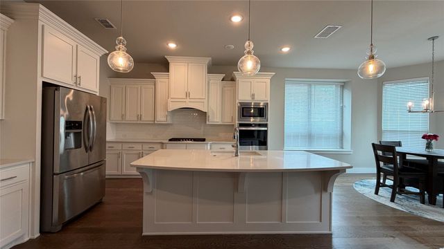 912 Fallbrook Avenue, Denton, TX 76210